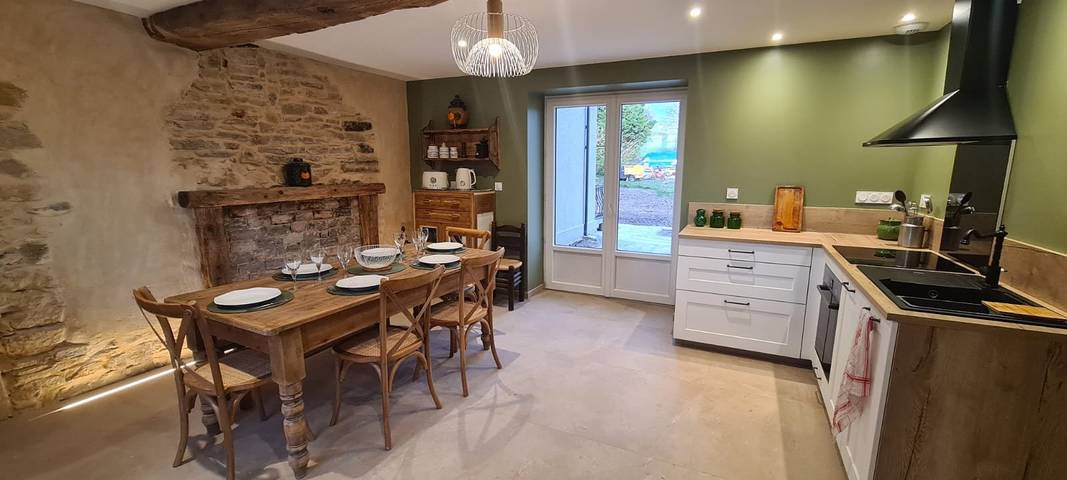 Gîte pour 10 personnes, avec terrasse et jardin dans Four