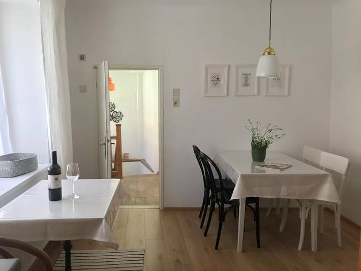 Gästehaus Lurger - Doppelzimmer (15qm) mit kostenfreiem Wlan in Stein an der Donau, Krems an der Donau