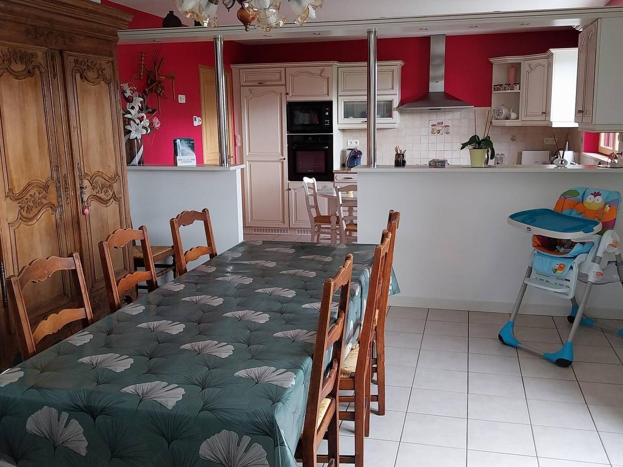Maison spacieuse avec jardin clos, terrasse, près des sites historiques du Débarquement ! in Sainte-Mère-Église, Côte de la Déroute