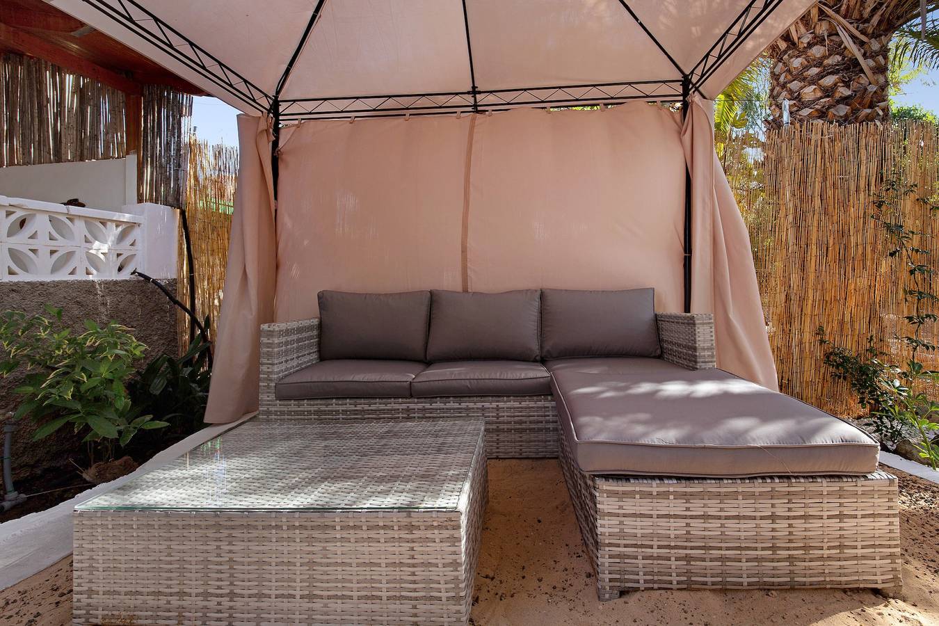 Vacation Home "Casa Alexis" with Wi-Fi, Terrace & Garden in La Lajita, Pájara