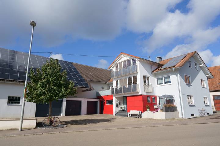 Geheel appartement, Appartement '1' met privéterras, gedeelde tuin en Wi-Fi in Gammertingen, Region Bodensee-Oberschwaben