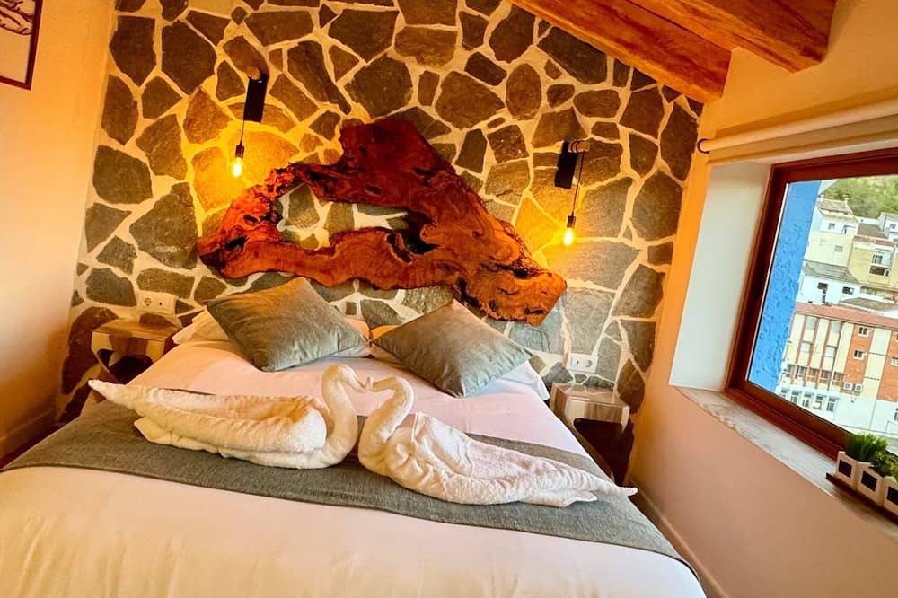 La Casucha de Chulilla, design house for dream stays. in Chulilla, Valencia Province