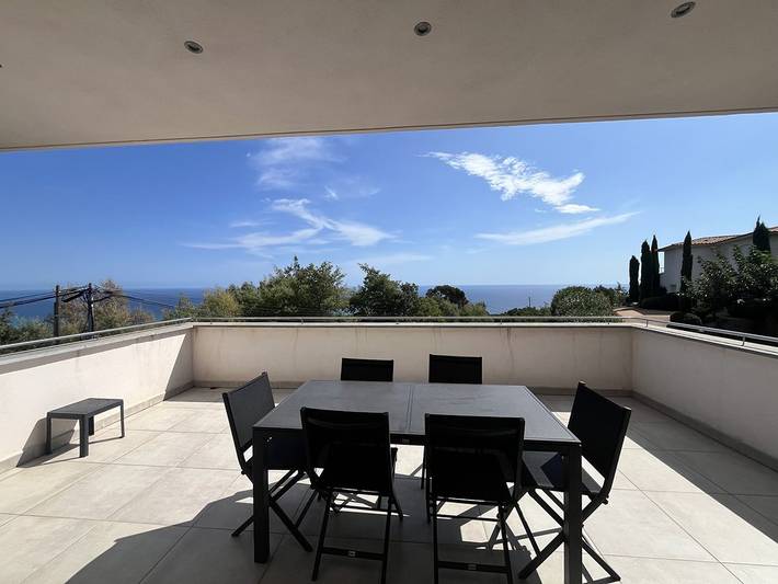 Villa pour 6 personnes, avec terrasse à Sari-Solenzara
