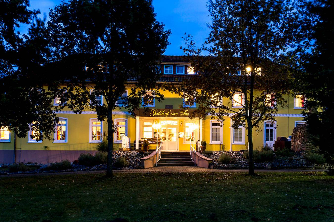 Ganze Ferienwohnung, Gutshof-Loft Sonnenschein in Klein Upahl, Naturpark Nossentiner/Schwinzer Heide