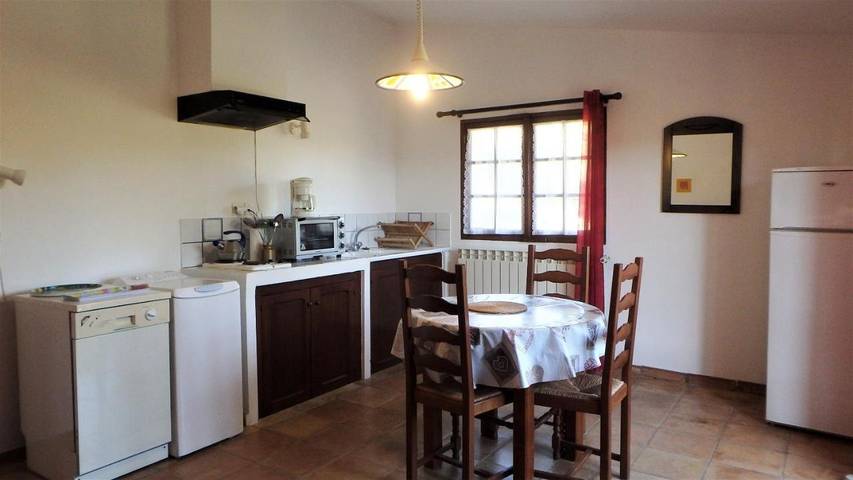 Location de vacances pour 2 personnes, avec vue ainsi que jardin et piscine à Barjols - 2