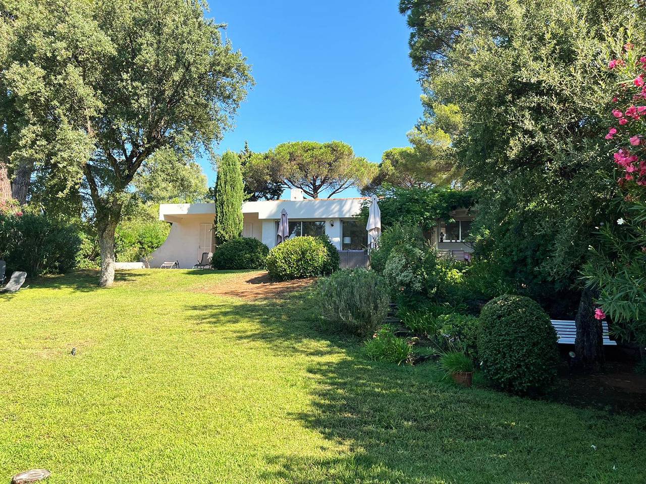 Attraktiv eingerichtete Villa mit Meerblick in La Croix-Valmer, Parc national Port-Cros