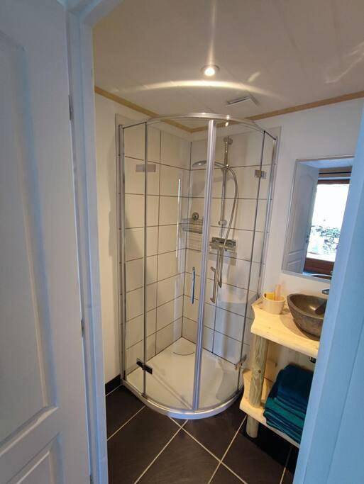 Gîte pour 4 personnes, avec terrasse ainsi que jardin et vue à Montmin - 4