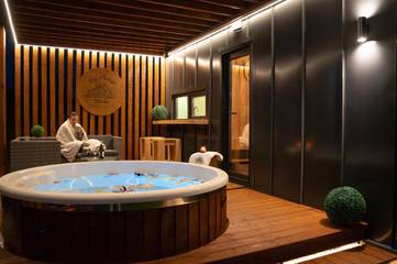 Gîte pour 4 personnes, avec jacuzzi et jardin à Kladovo