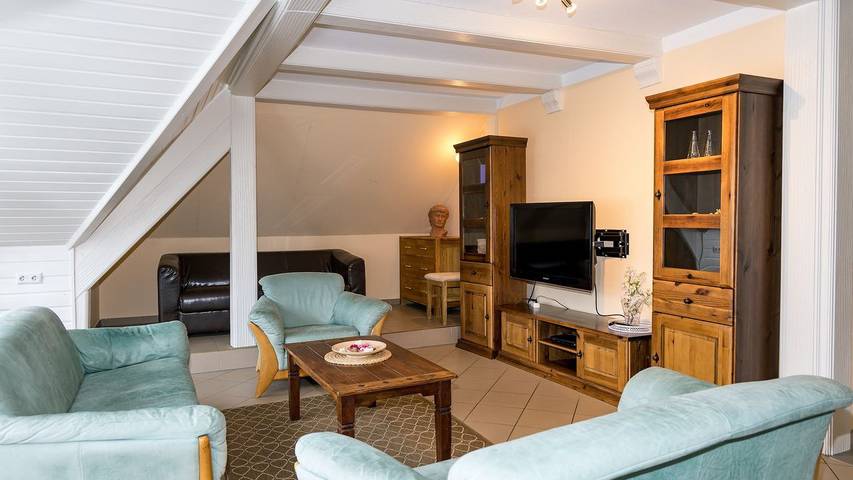 Ferienwohnung für 16 Personen, mit Balkon und Sauna sowie Garten im Siegerland