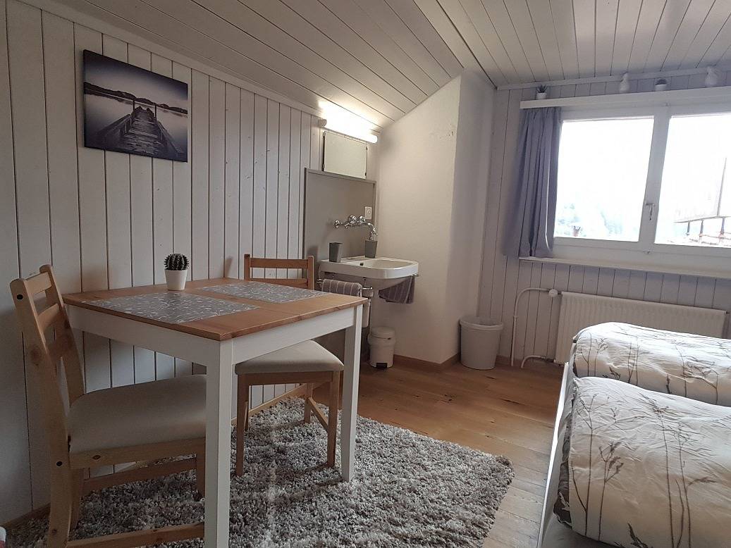 Ganze Ferienwohnung, Casa Crap - Familienzimmer "Cauma-Cresta" (im historischen Gebäudeteil) in Trin Digg, Trin