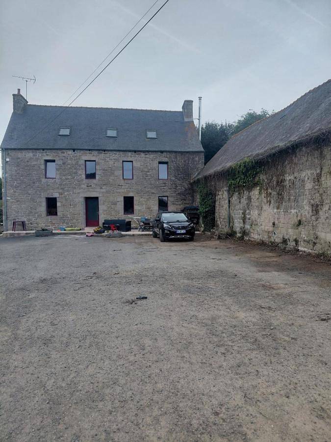 Chambre d’hôte pour 2 personnes, avec Terrasse à Ploumilliau