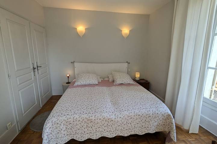 Gîte pour 6 personnes, avec jardin à Yèvre-la-Ville - 2