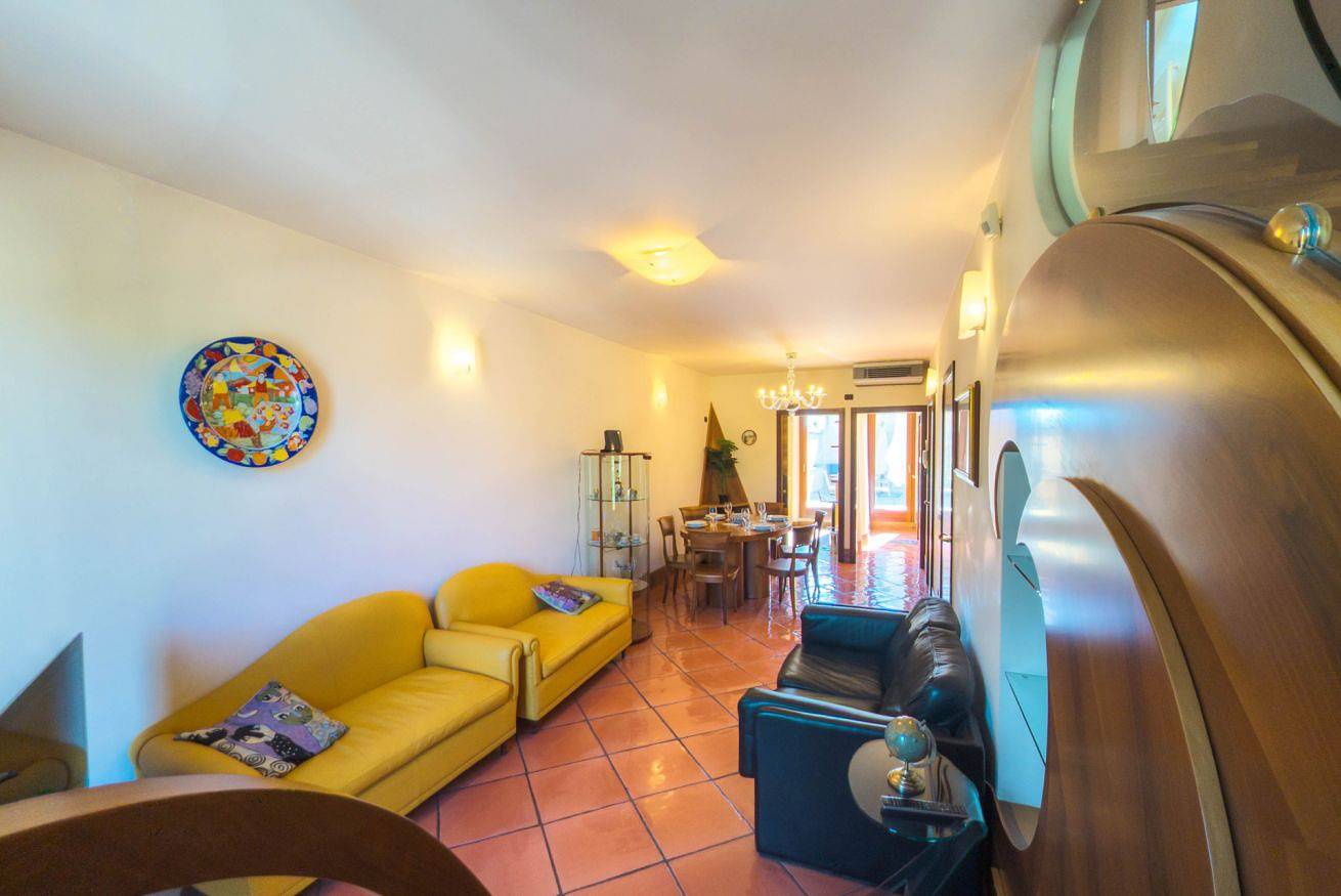 Appartamento intero, L'onda - {Centro Città} Patio privato Wifi A/C Spiaggia in Civitanova Marche, Costa Adriatica Marche