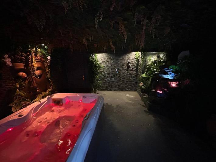 Hôtel pour 2 personnes, avec sauna et jacuzzi à Lens - 2