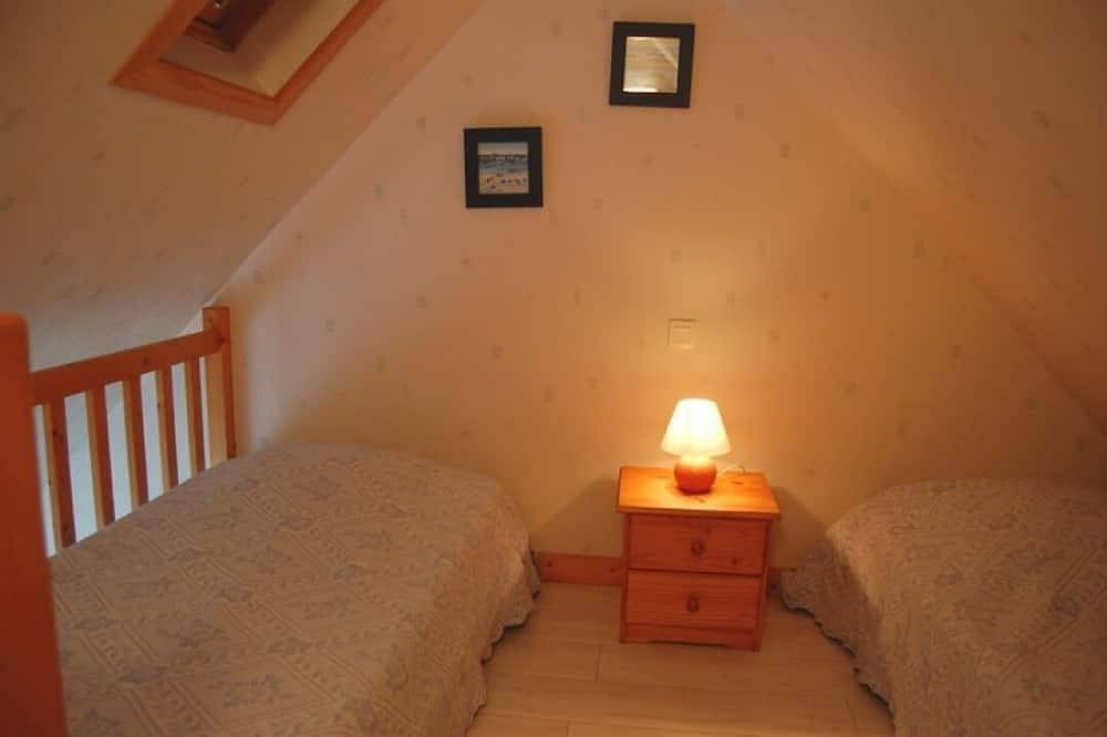 Appartement entier, Gîte Roelan, vue sur l’océan à 700 m- Erdeven plage - studio avec mezzanine - in Kerhillio, Erdeven