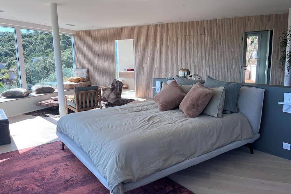Villa contemporaine avec vue panoramique sur le Pic Saint Loup in Corconne, Région du Vigan