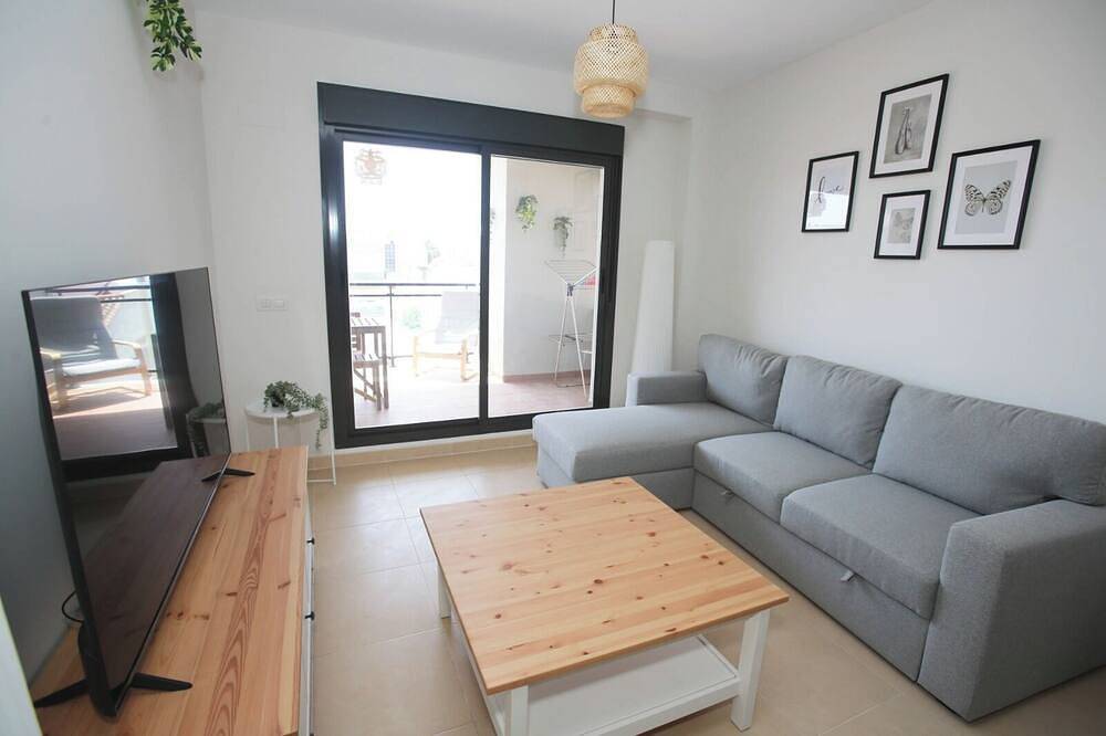 Apartamento entero, Disfruta del sol y el mar en este acogedor y moderno piso en Xilxes, in Playa de Chilches, Chilches