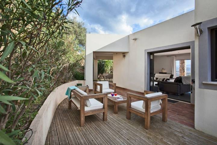 Location de vacances pour 6 personnes, avec jacuzzi ainsi que piscine et jardin à L'Île-Rousse - 4