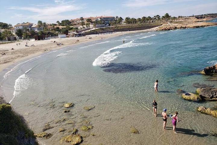 Apartamento para 6 personas, con Balcón y Terraza además de Piscina y Vistas en Playa Flamenca