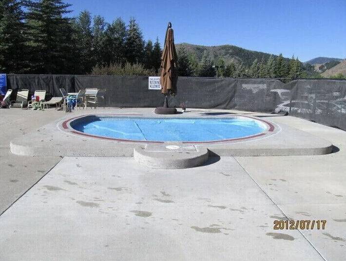 Vacation rental for 8 people, with hot tub and yard as well as pool and sauna in Sun Valley ID