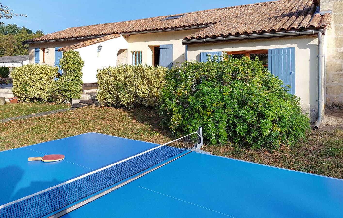 Cozy Apartment with Parking, Garden & Grill just 2.5km from Ambarès-et-Lagrave in Ambarès-et-Lagrave, Bordeaux region