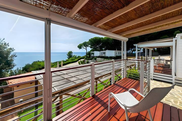 Bungalow per 4 persone, con vista oceano e terrazza, con animali domestici a Marina di Camerota
