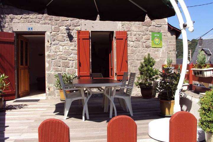 Gîte pour 4 personnes, avec balcon à Besse-et-Saint-Anastaise