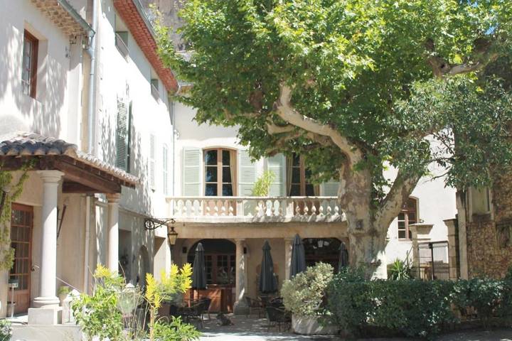 Hôtel pour 2 personnes, avec Terrasse et Jardin à Mornas