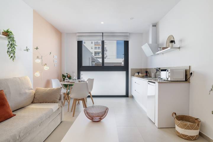 Comfortable Studio "The Stairs" – Excellent Location, Perfect for Couples in Playa de Los Lances, Tarifa