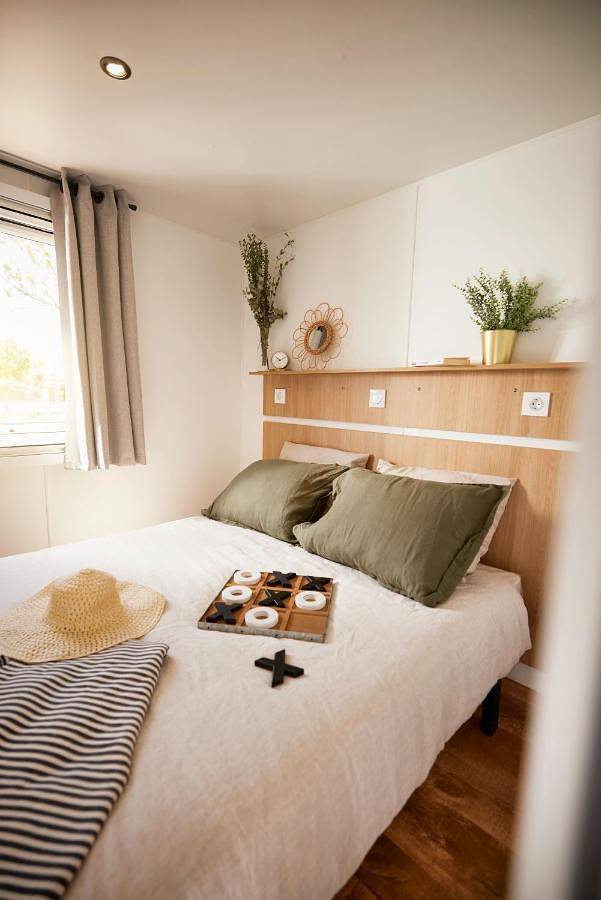 Location de vacances pour 7 personnes, avec Terrasse et Jacuzzi ainsi que Bassin pour enfant et Piscine à Peigney - 2