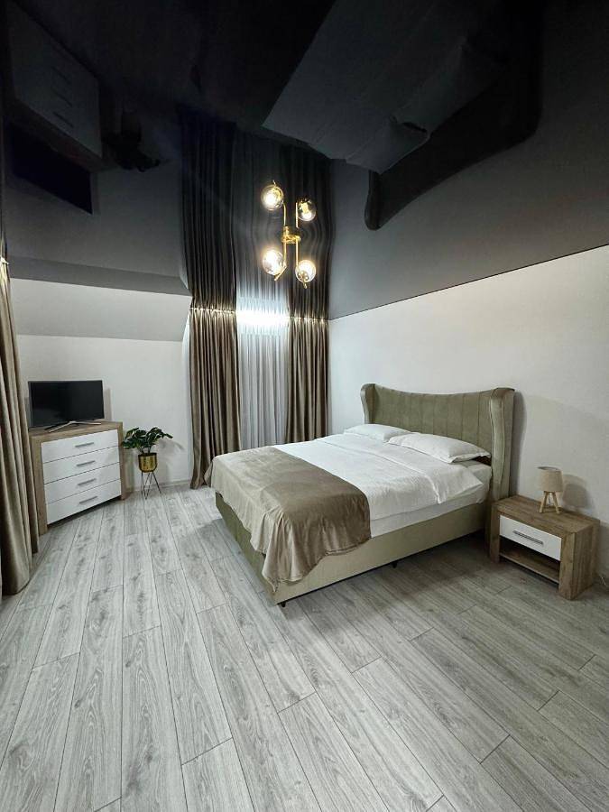 Gîte pour 2 personnes, avec jardin à Sinaia