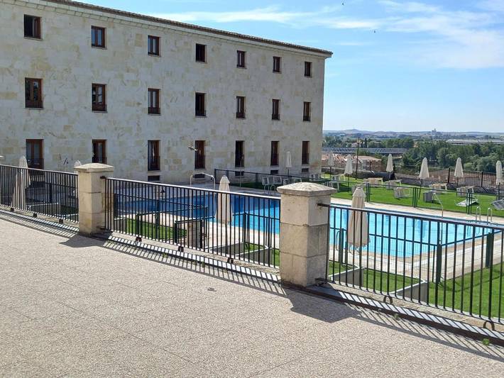 Hotel para 10 personas, con piscina y terraza - 1
