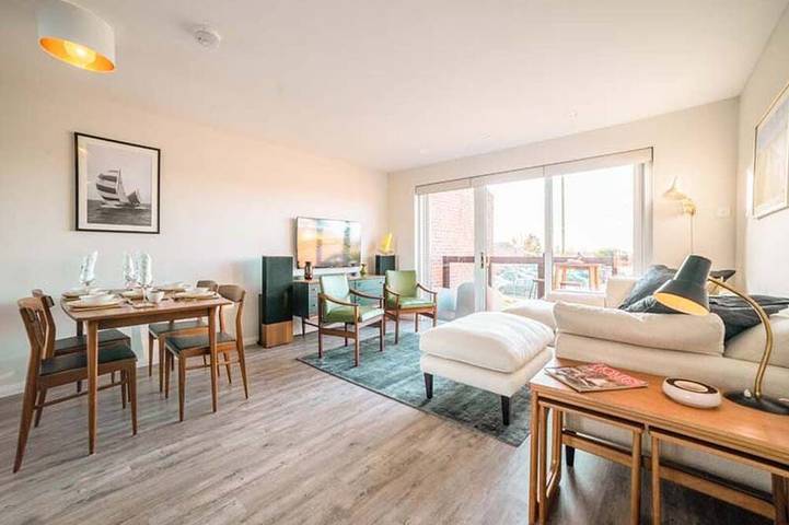 Rampart View -  a house that sleeps 6 guests  in 3 bedrooms in Gosport, Hampshire