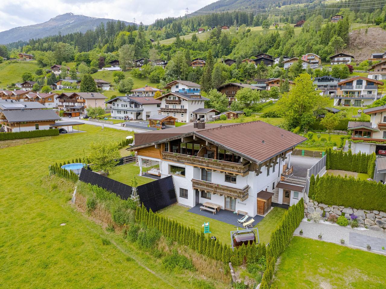 Ganze Wohnung, Chalet in Neukirchen mit Bergblick in Neukirchen am Großvenediger, Pinzgau