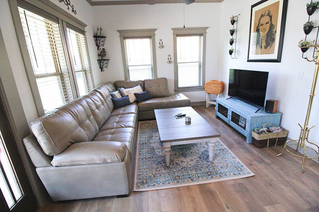 Bank Street Bungalow in Mount Airy, Surry County