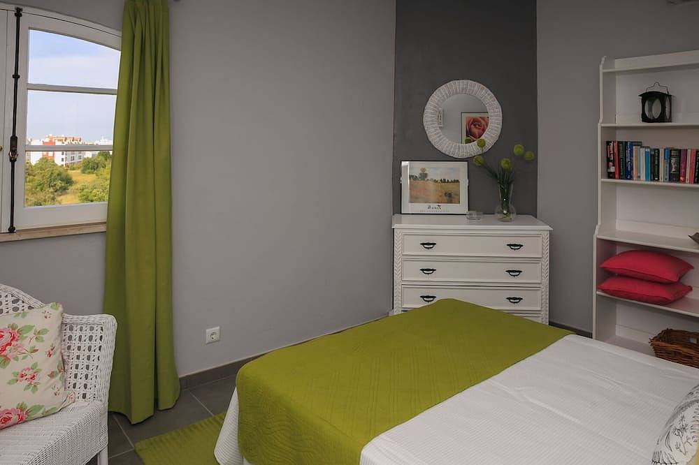 Entire apartment, Tourist Apartment With Pools, Sea And City View, Wifi, Air Conditioning in Vale de Caranguejo, Tavira