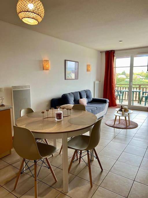 Appartement de vacances pour 4 personnes, avec terrasse ainsi que piscine et sauna