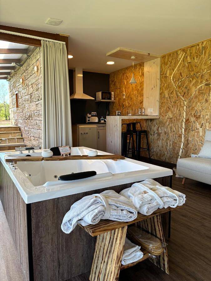Suite with Spa Bath in Mazaricos, Costa de Galicia