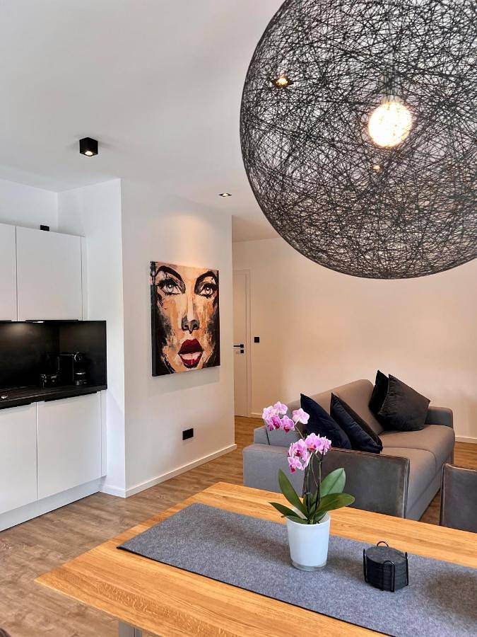 Ferienwohnung für 2 Personen, mit Terrasse und Garten sowie Ausblick und Seeblick an der Mosel