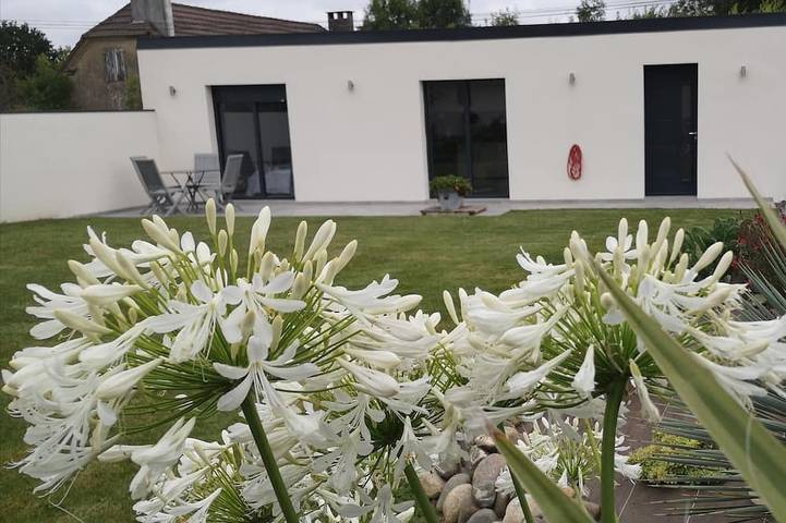 Gîte pour 4 personnes, avec terrasse et jardin à Limendous