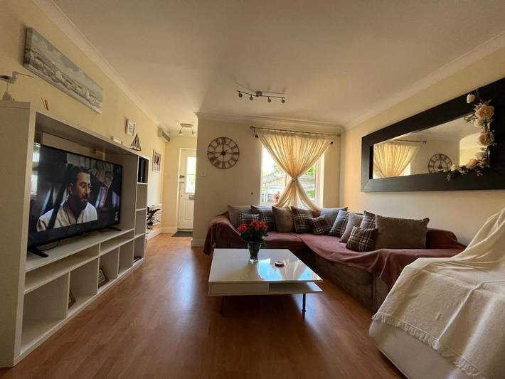 Holiday rental for 6 people, with Balcony and Hot tub as well as Terrace and Garden in Cardiff Bay