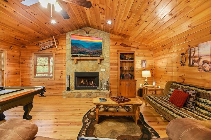 Glamping for 6 people, with hot tub and balcony in Great Smoky Mountains National Park