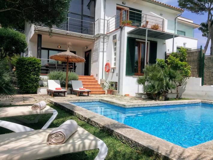 Casa de vacaciones para 8 personas, con Balcón además de Jacuzzi y Jardín en Can Picafort