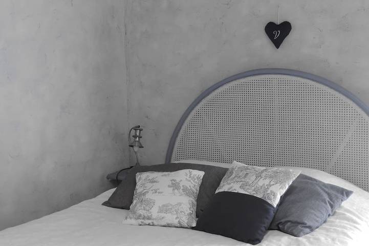 Gîte pour 6 personnes, avec jardin ainsi que terrasse et piscine à Saint-Prouant - 4