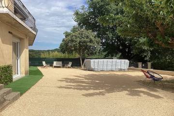 Gîte pour 6 personnes, avec terrasse et jardin à Le Pin