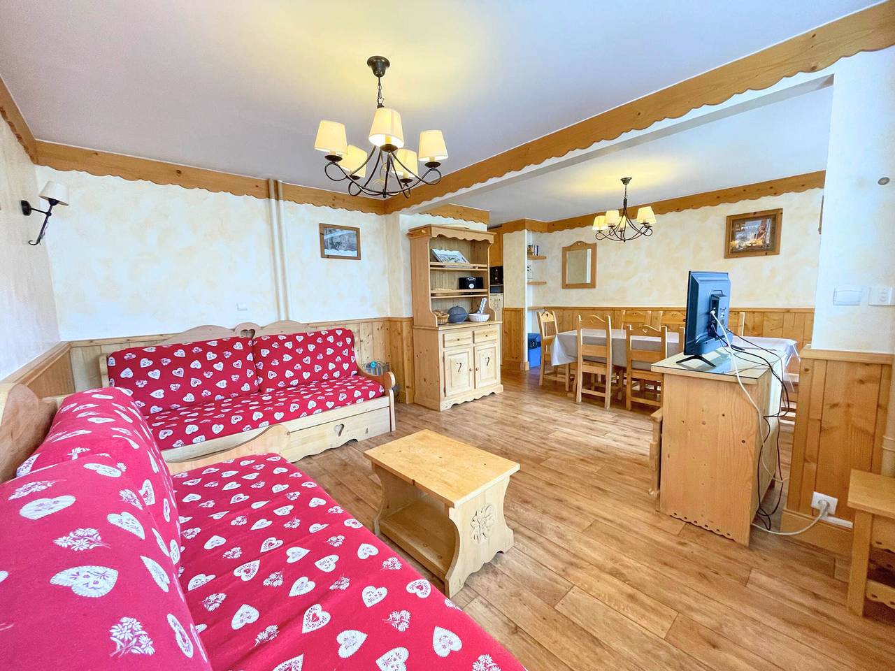 Apartamento entero, Apartamento dúplex para 6 con cocina equipada en Les Menuires in Les Menuires, Saint-Martin-de-Belleville