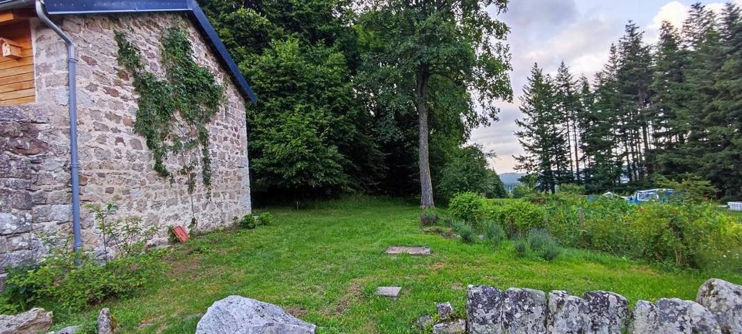 Location de vacances pour 6 personnes, avec jardin à Tence - 2
