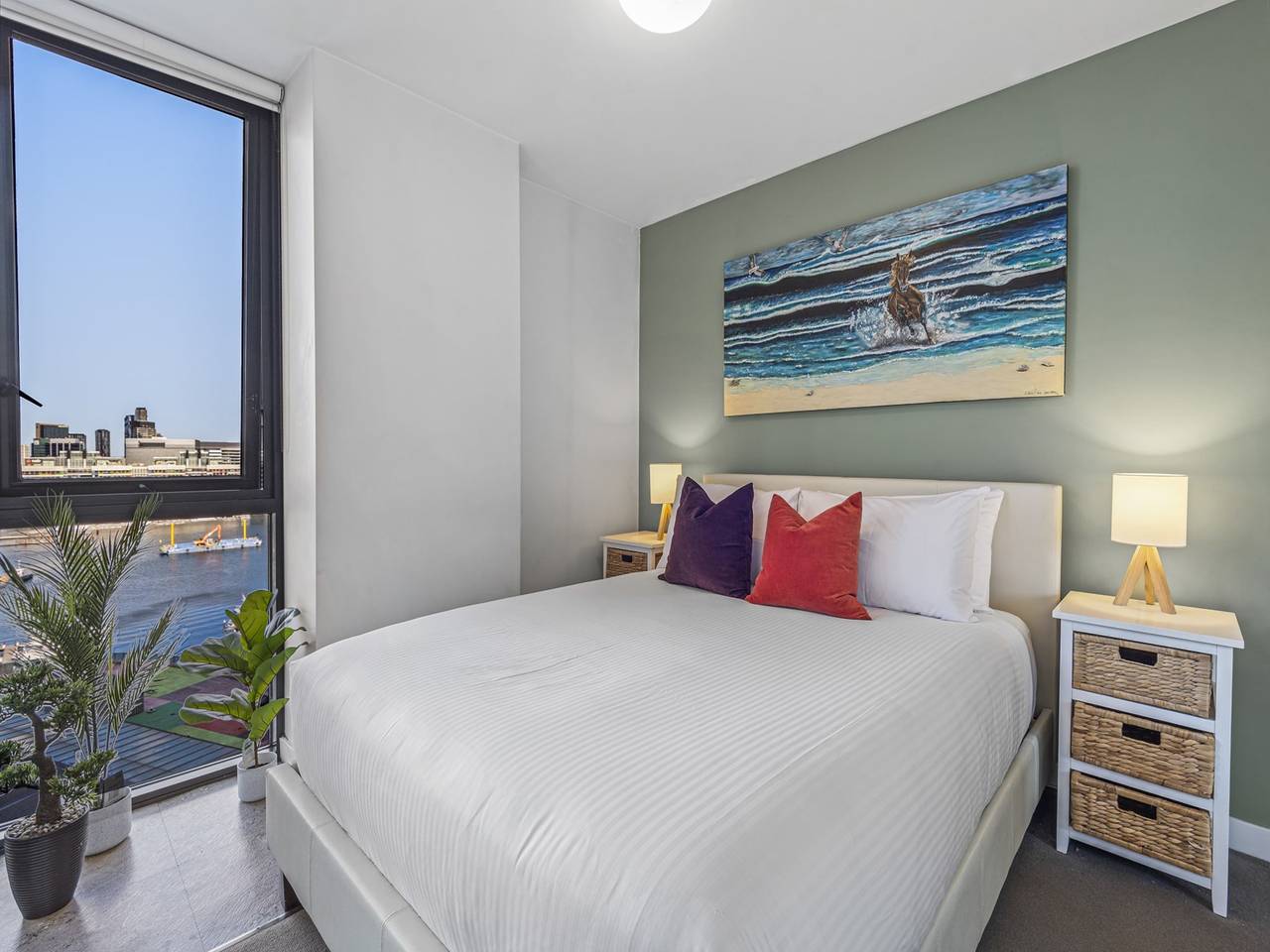 Entire apartment, Docklands Waterfront Elegance with Cityscape Views in Docklands, Melbourne