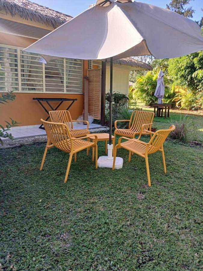 Gîte pour 4 personnes, avec bassin pour enfant ainsi que piscine et jardin dans Plage de Folle Anse