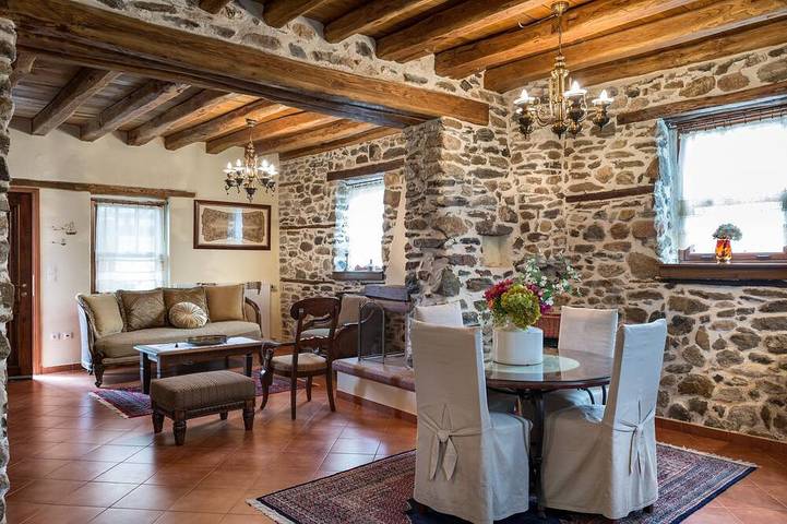 Gîte pour 6 personnes, avec terrasse dans (Nea) Vrasna